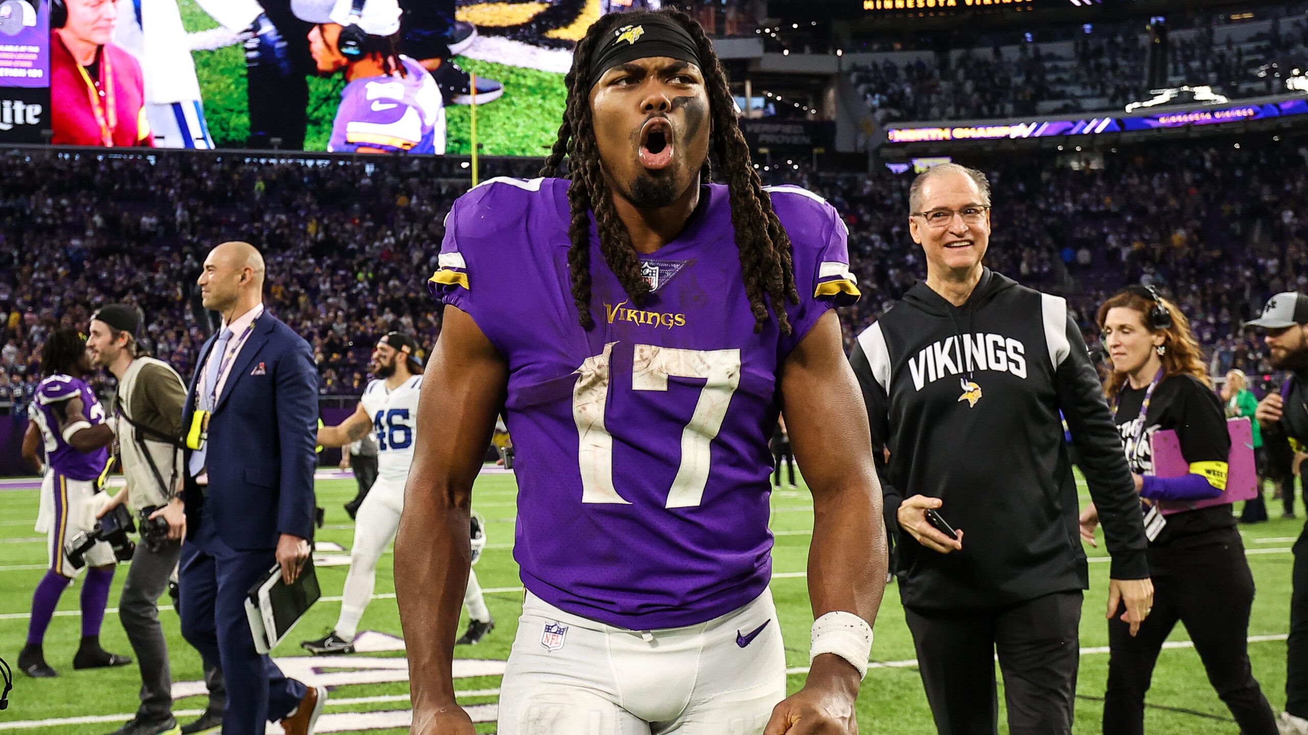 Vikings Receiver Is Welcoming the Leadership Role