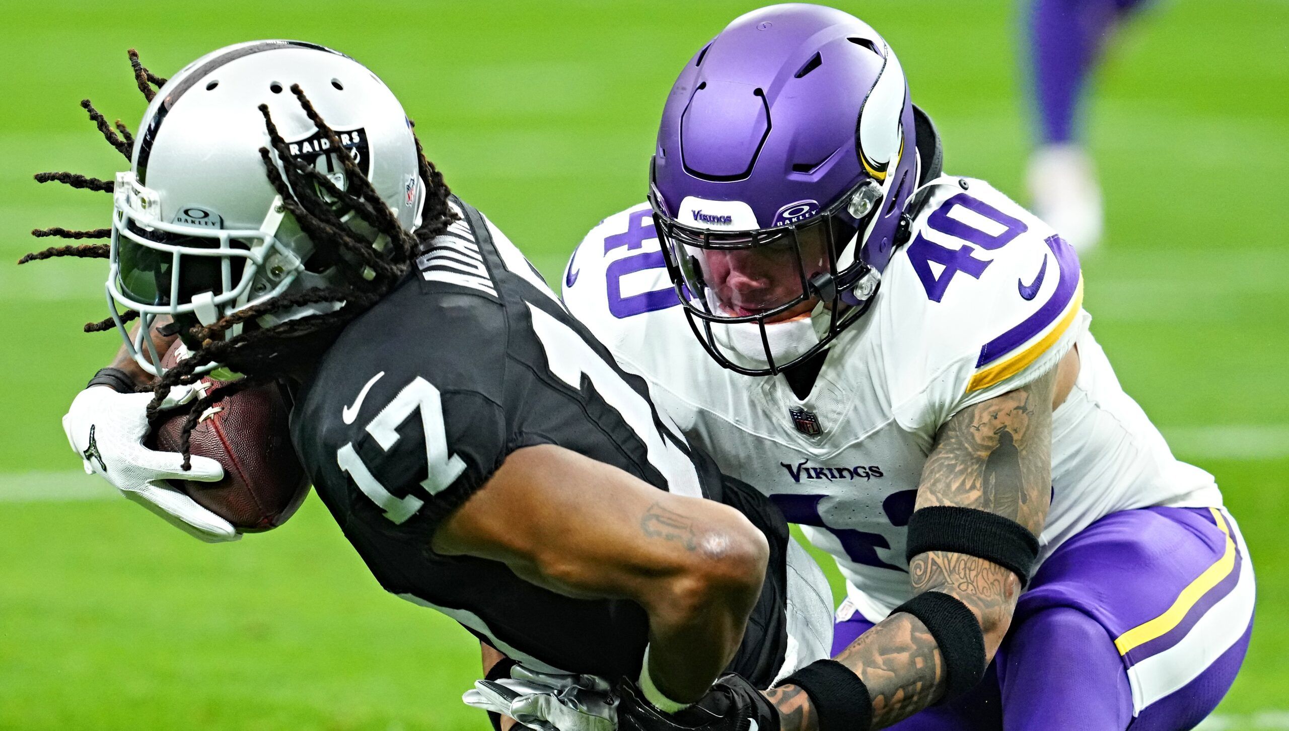Ivan Pace Jr. tackles Davante Adams during the Vikings’ 2023 game against the Raiders.