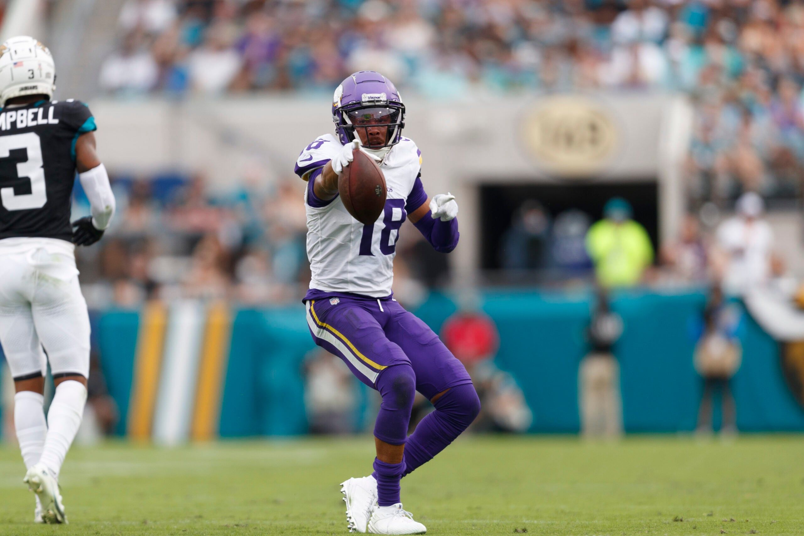 Justin Jefferson signaling for a first down during a Vikings game in Jacksonville.