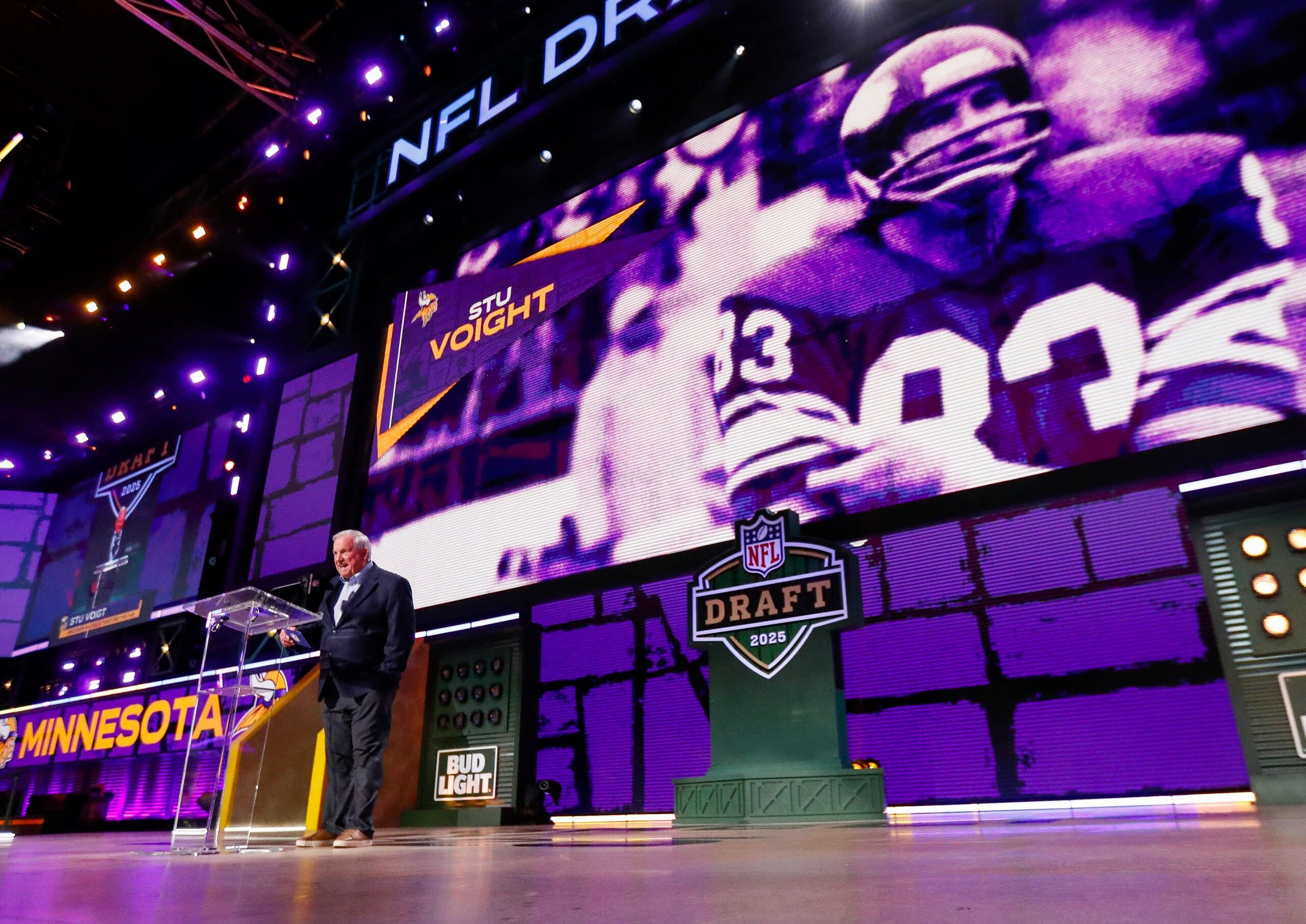 Stu Voigt announces the Vikings’ 102nd pick at the 2025 NFL Draft.
