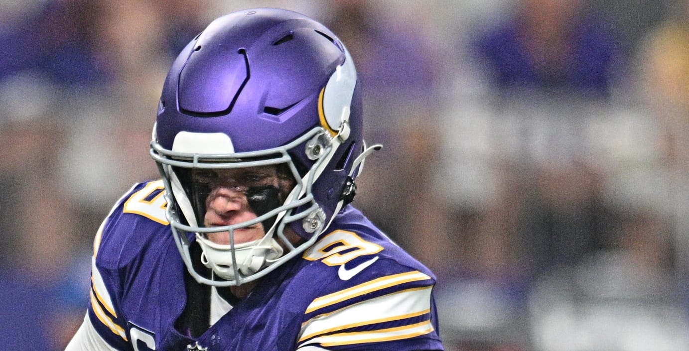 J.J. McCarthy hands off to Aaron Jones Sr. during the Vikings’ game against the Falcons at U.S. Bank Stadium.