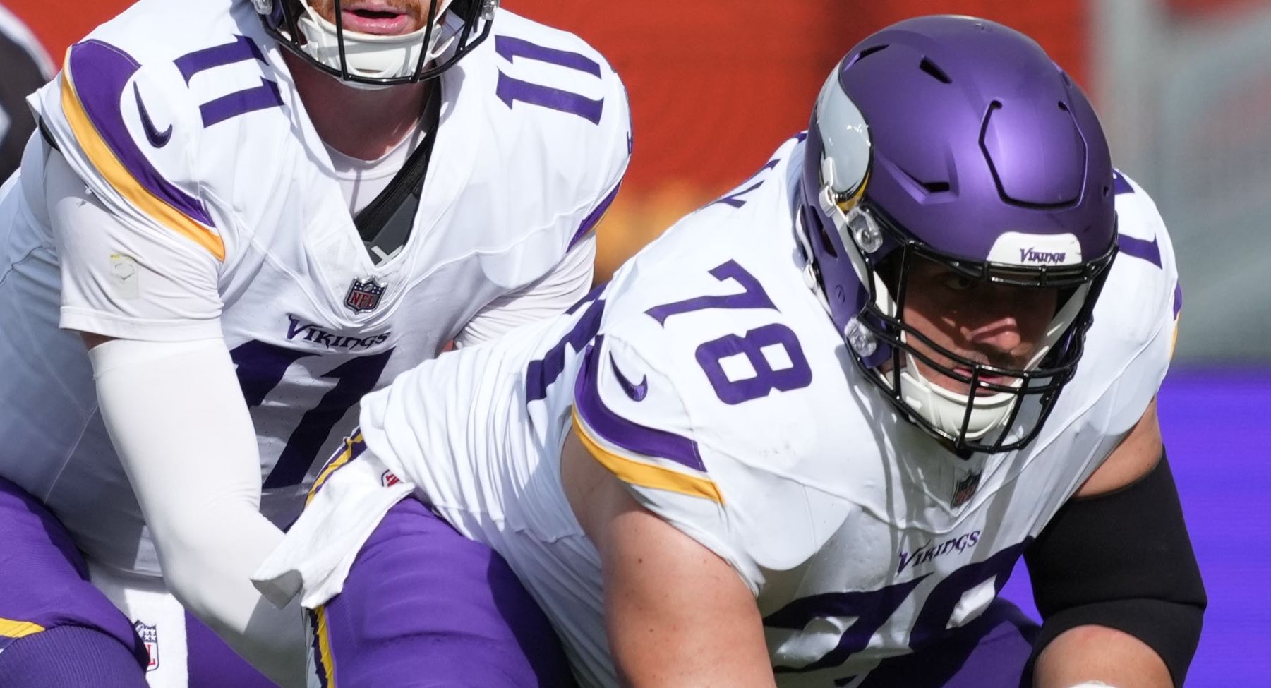 Vikings center Ryan Kelly in London against the Steelers in 2025