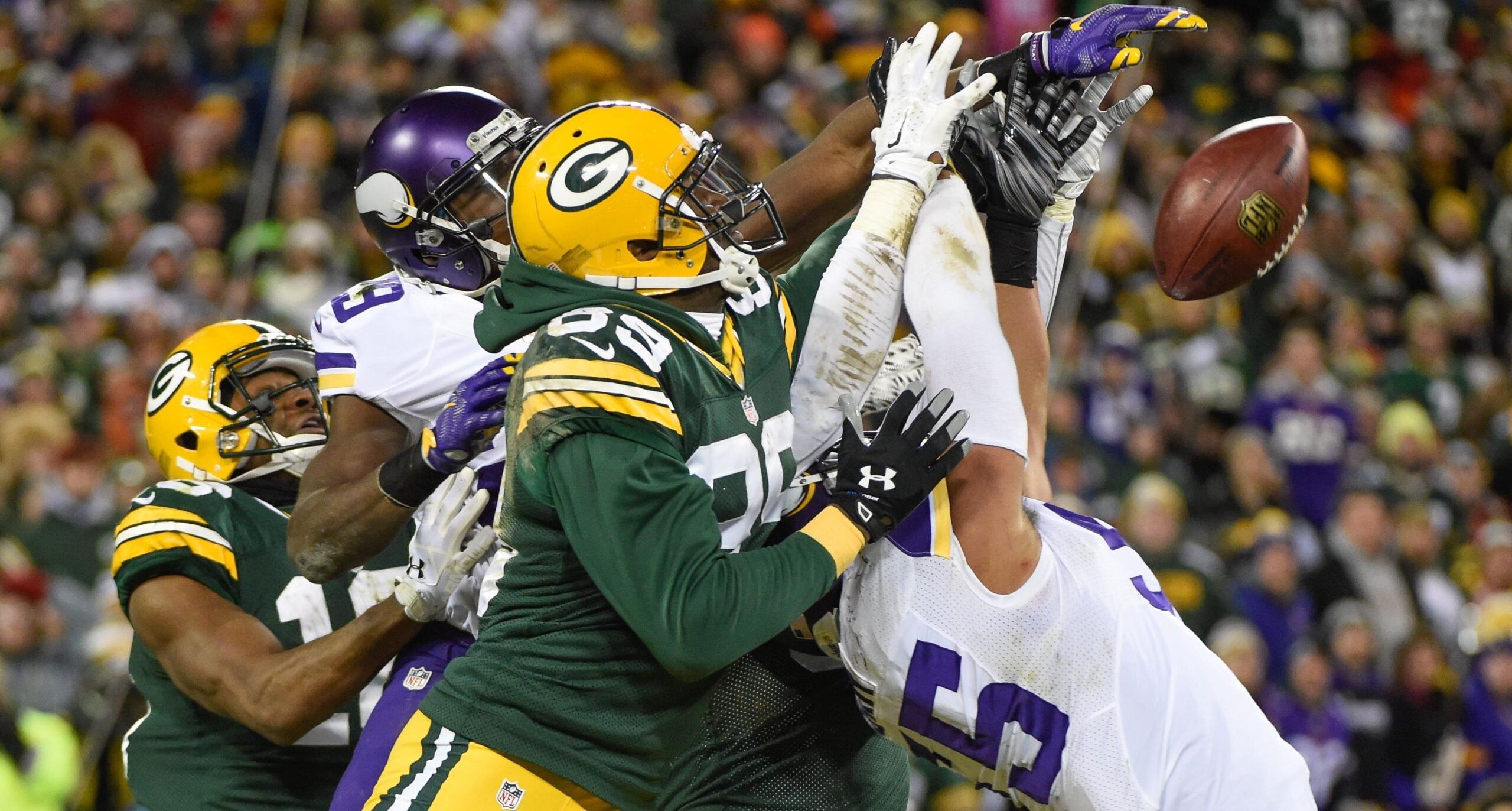 Anthony Barr with the Vikings against the Packers in 2016