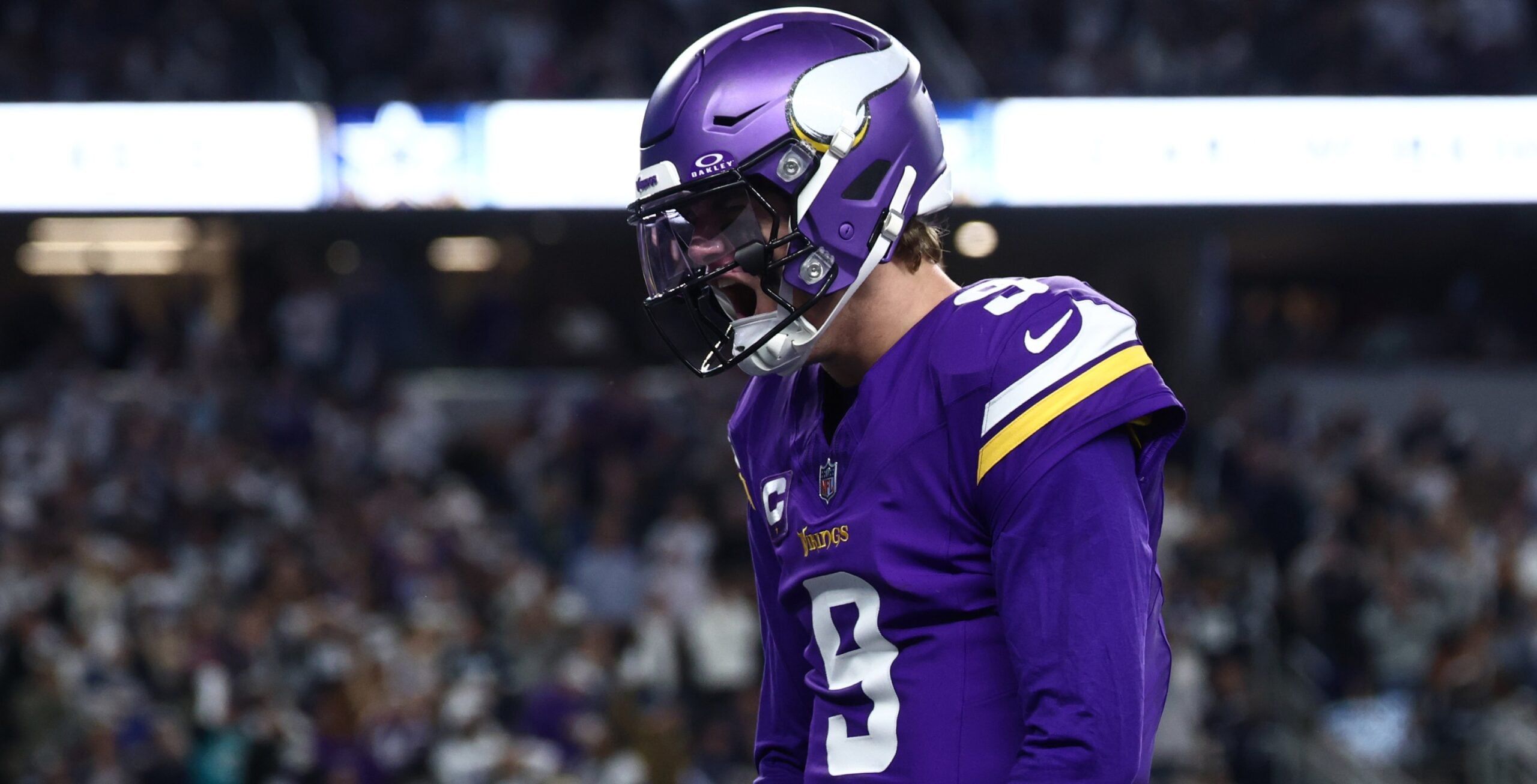 J.J. McCarthy at the Dallas Cowboys in 2025