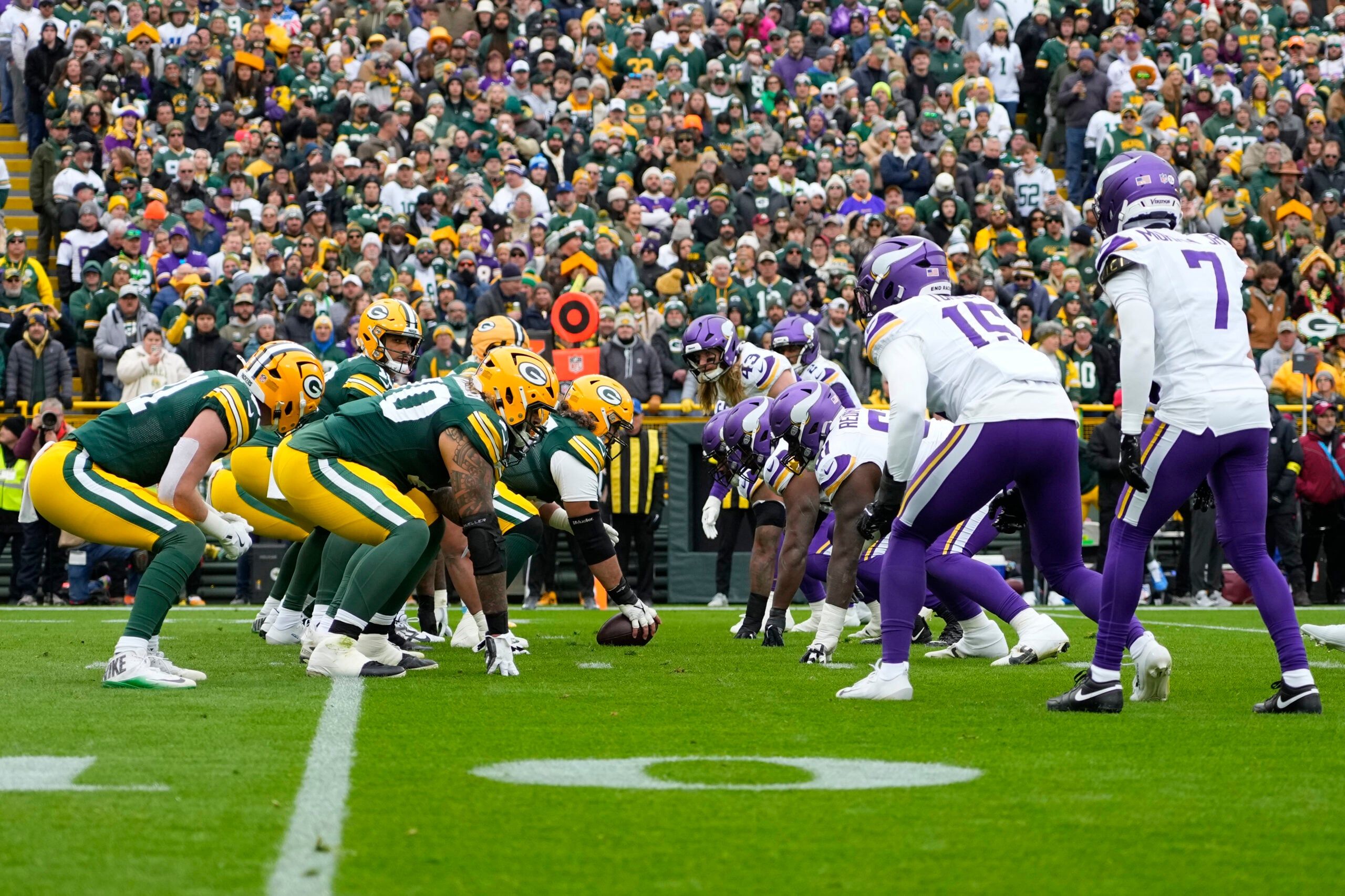 Jordan Love against the Vikings defense in 2025