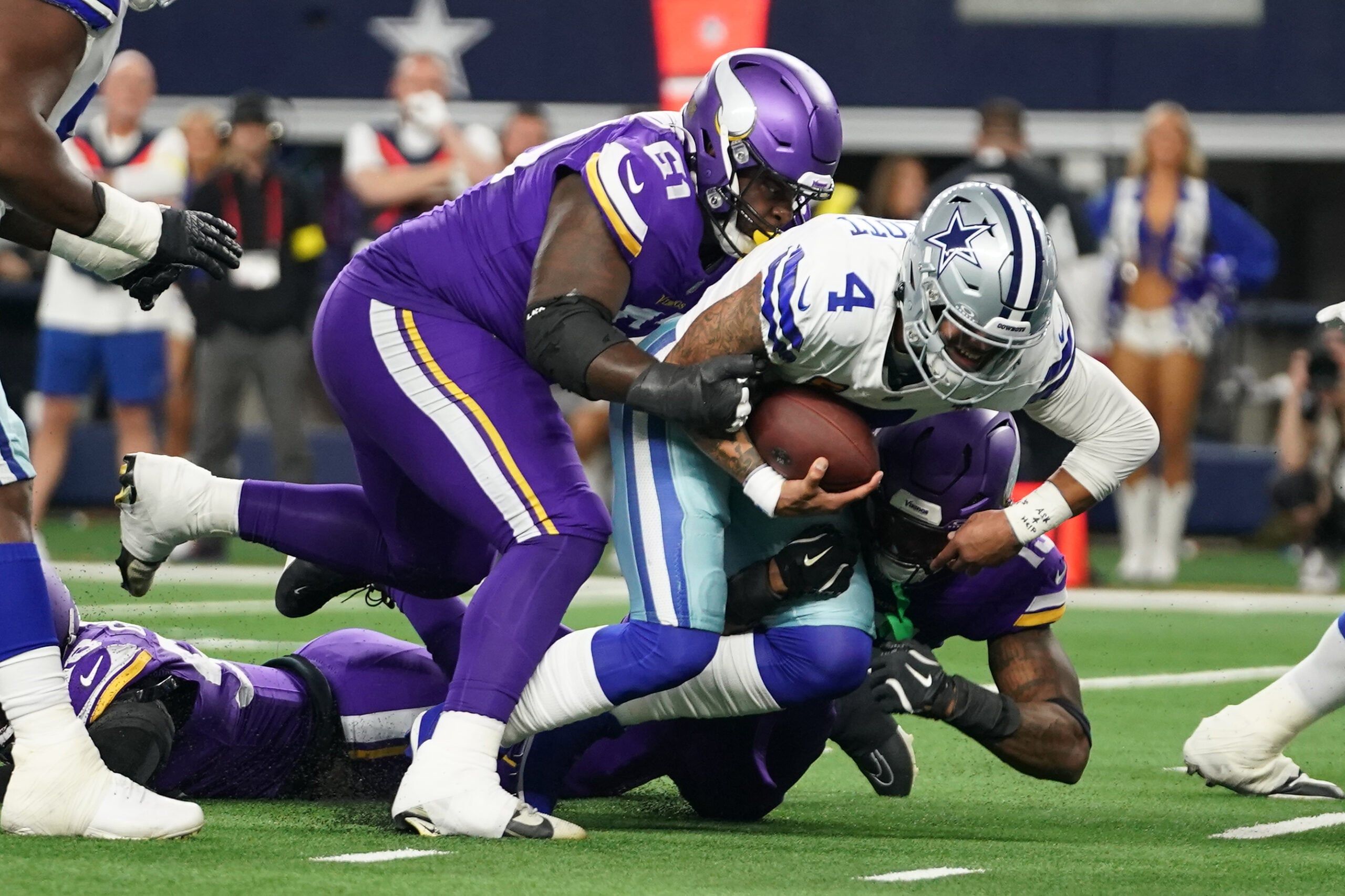 Vikings DT Jalen Redmond against the Cowboys in 2025