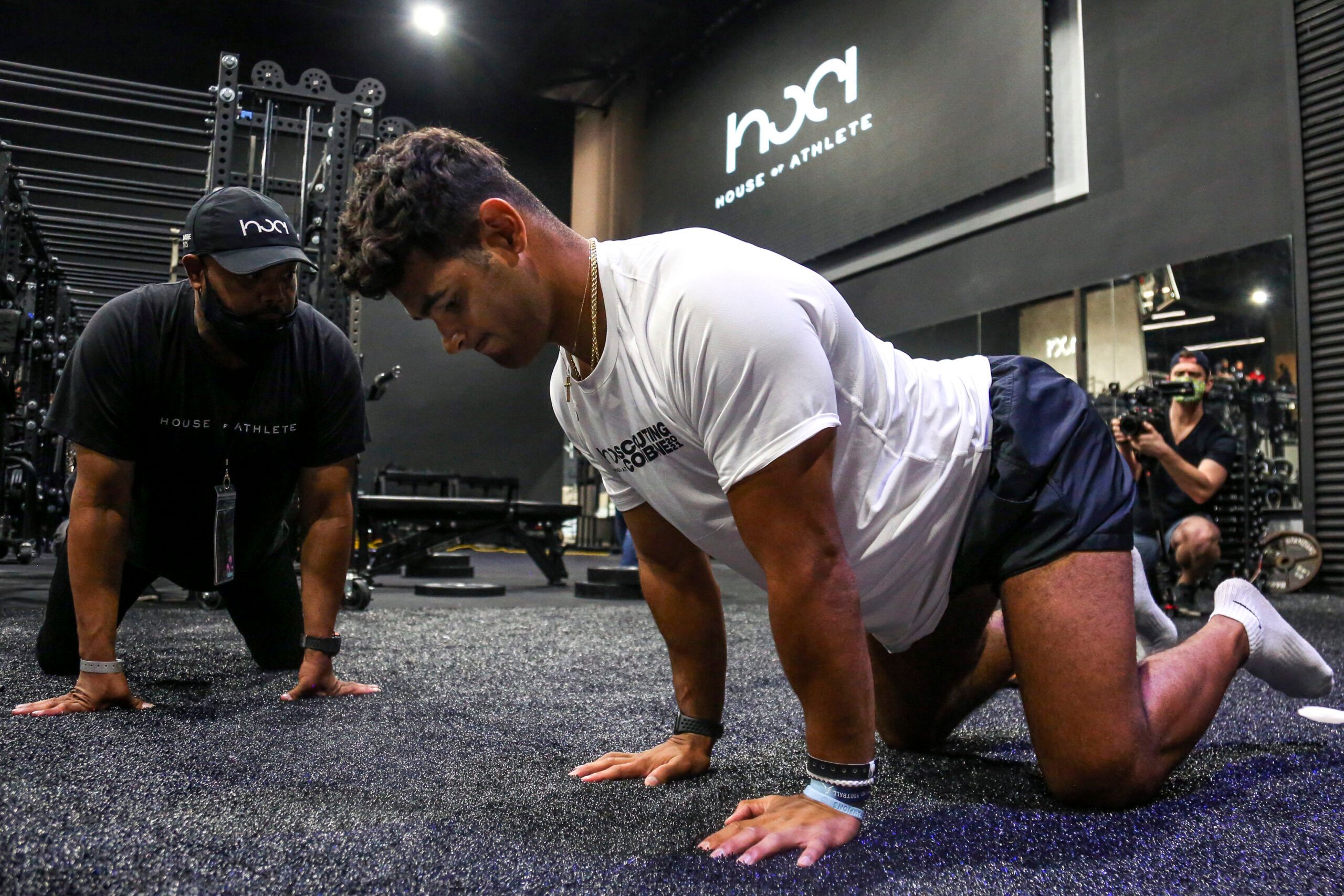 Seahawks linebacker Chazz Surratt in 2021