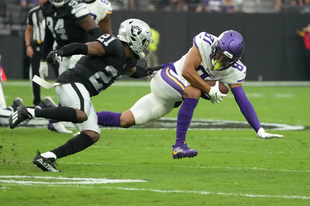 Vikings WR Tears ACL