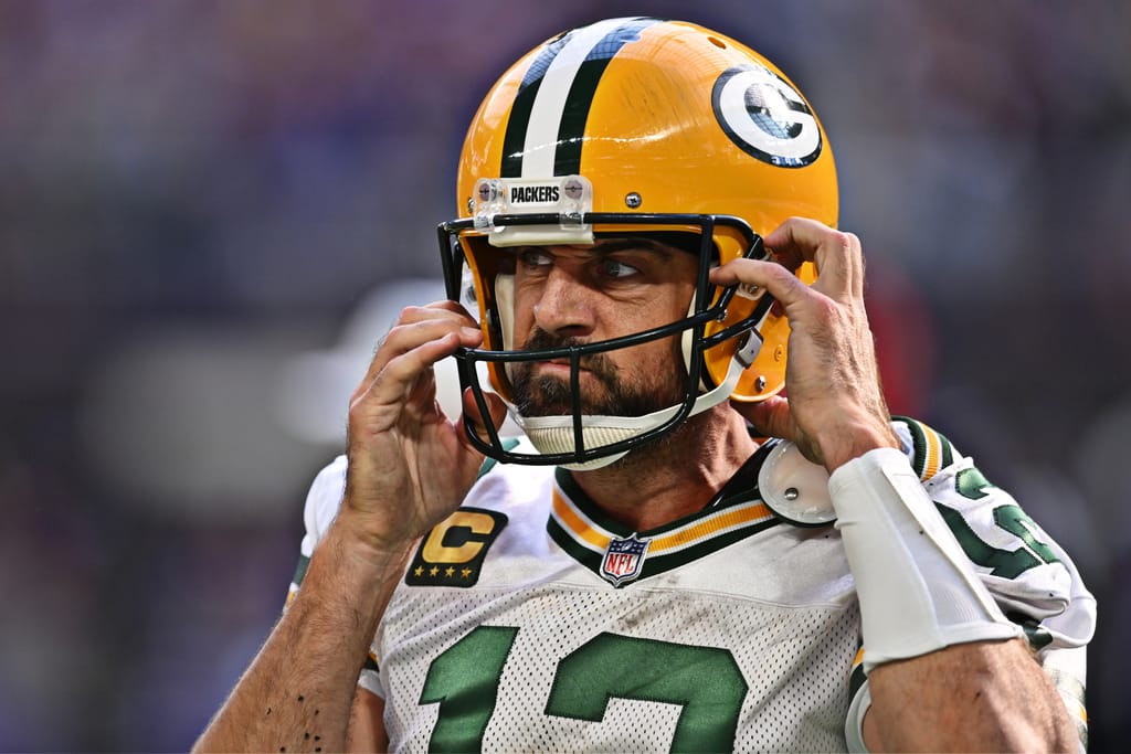 Aaron Rodgers Lauds Viking as 'Best Player in Game'
