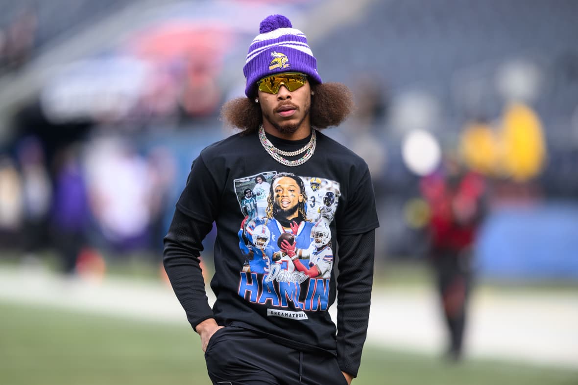 Vikings Keep Their Star in the Building