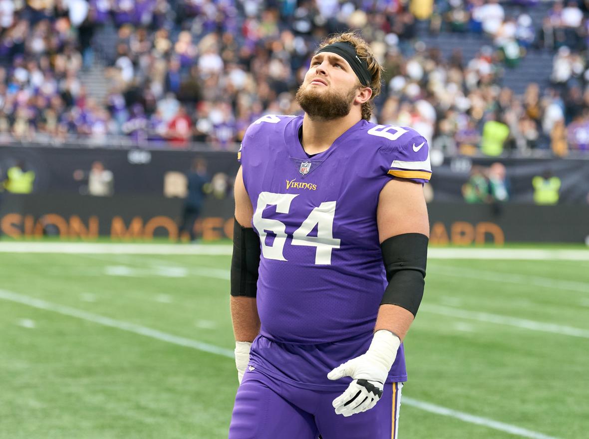 Vikings Re-Sign Free Agent Lineman