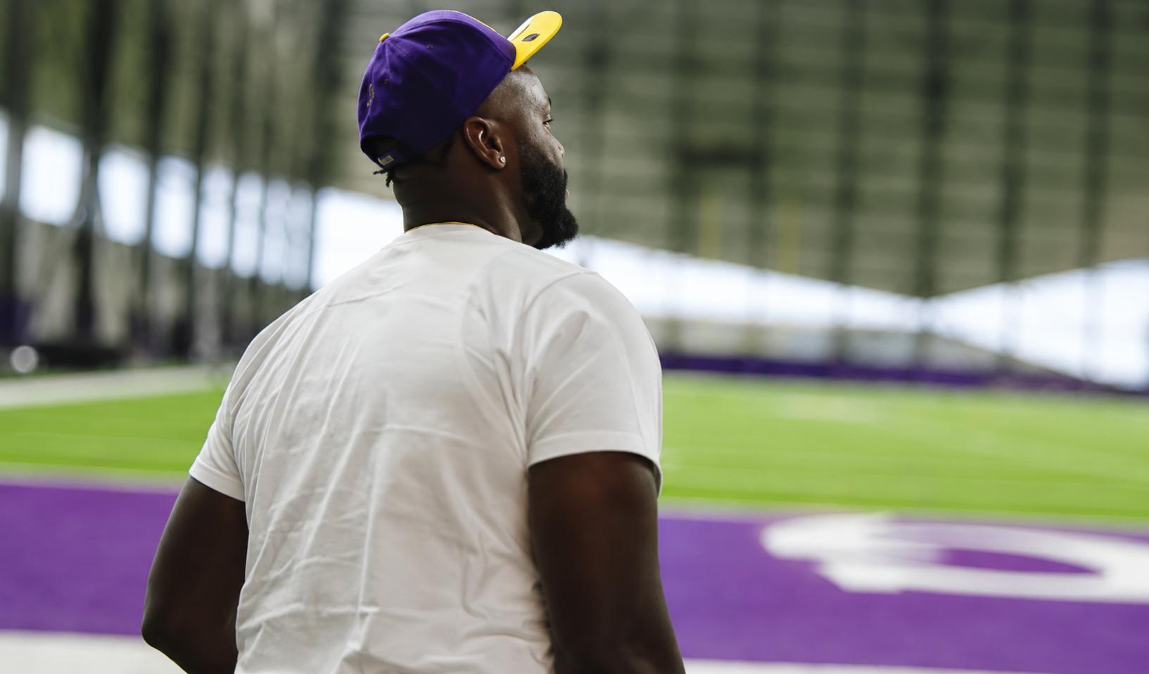 Caleb Banks visits Minnesota after being drafted by the Vikings.