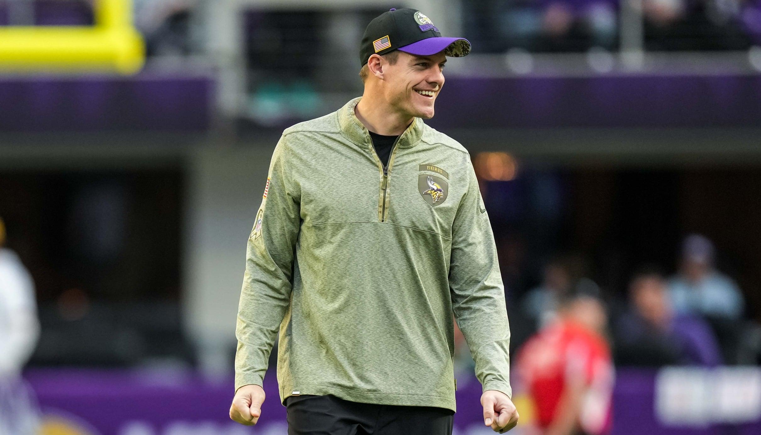 Kevin O’Connell stands on the sideline before a Vikings game against the Dallas Cowboys.