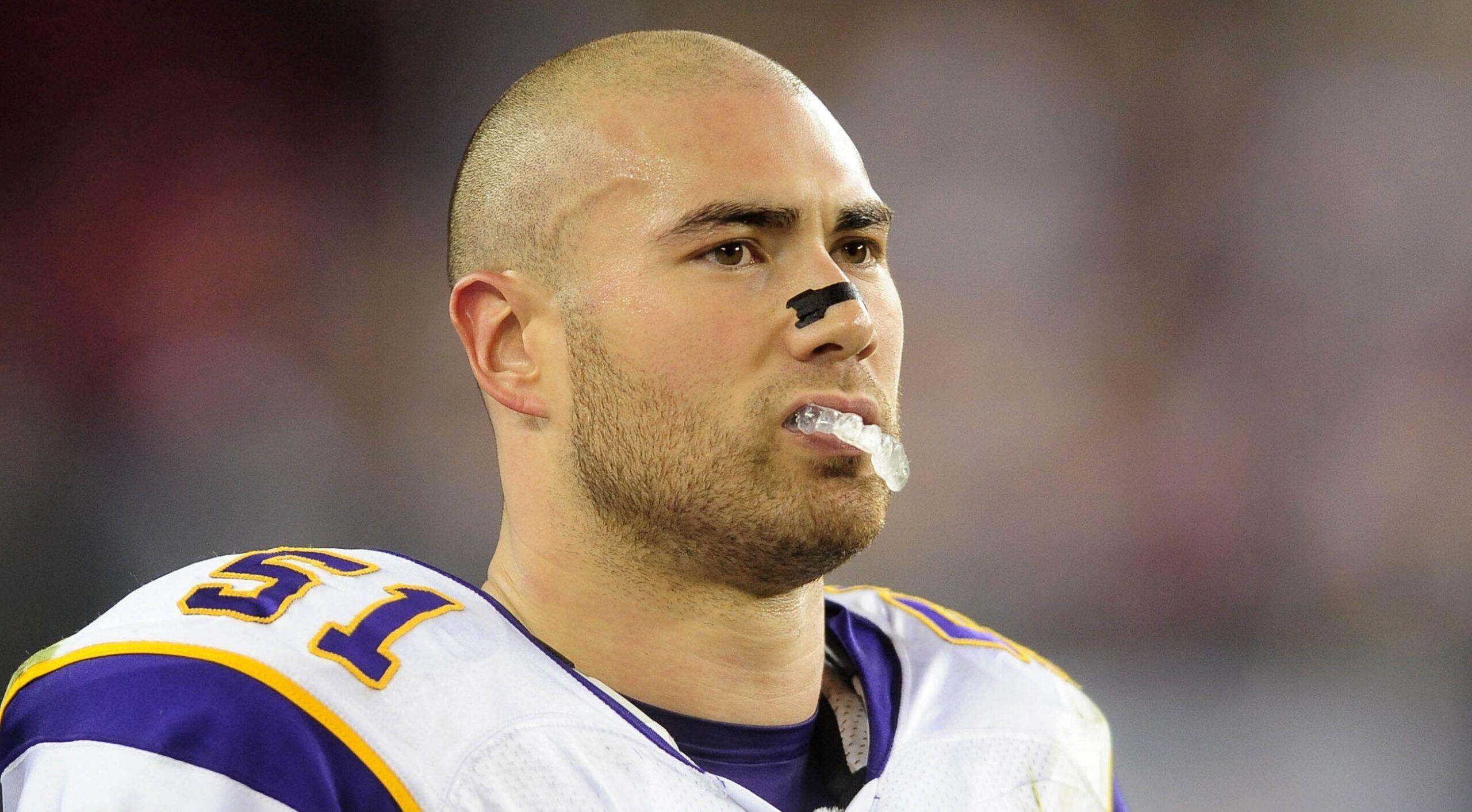 Vikings LB Ben Leber in 2009 against the Cardinals