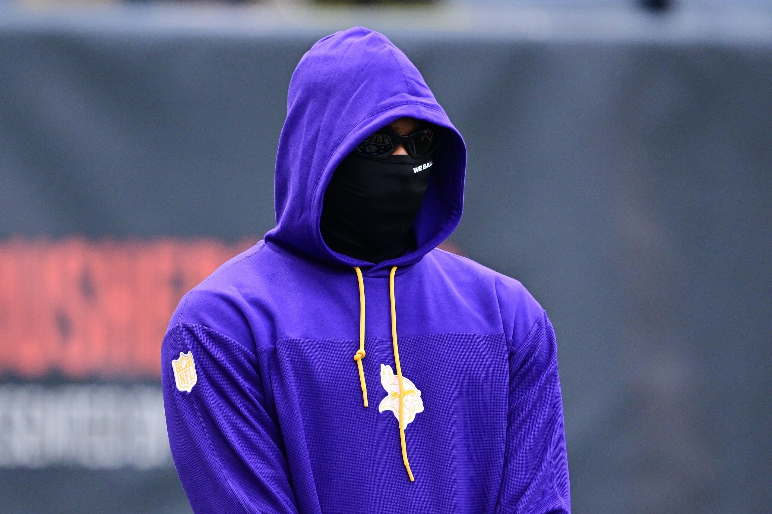 Justin Jefferson warms up before a Vikings game against the Bears.