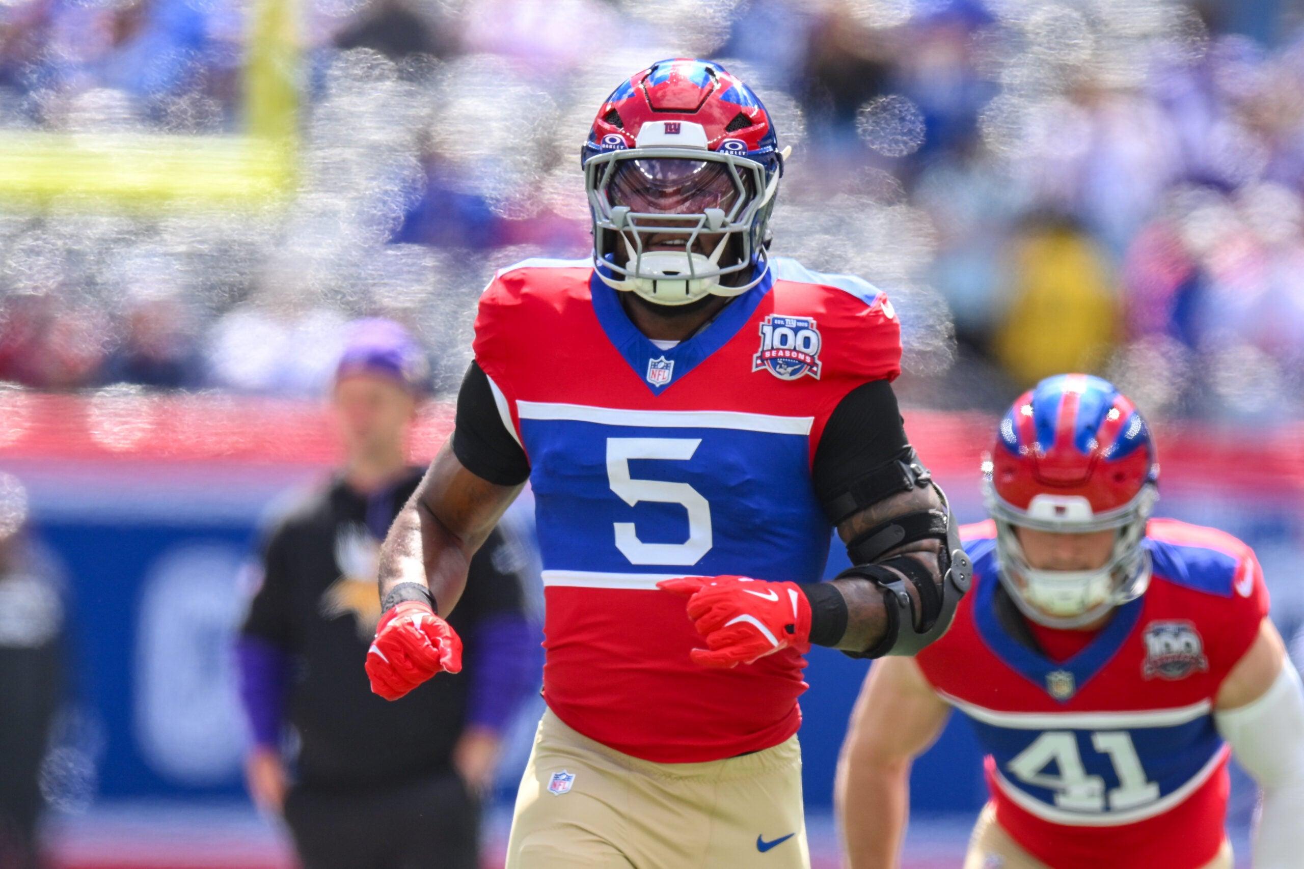 New York Giants linebacker Kayvon Thibodeaux warms up before a game against the Minnesota Vikings at MetLife Stadium.