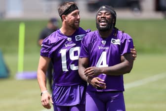 Dalvin Cook Uses Chalkboard Treatment for Fine