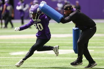 8th Former Viking Joins Bears Roster