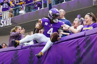 Why Dalvin Cook May Stay with the Vikings