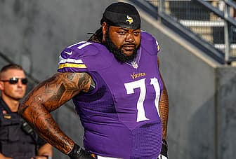 Phil Loadholt Restructures Contract