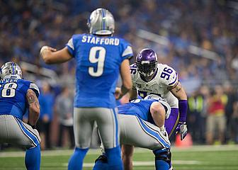 Brian Robison Takes Pay Cut, Signs Extension