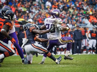 Adrian Peterson Stiff Arms Chicago Defender