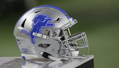 Former Viking Signs with the Enemy