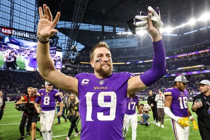 Adam Thielen celebrates Vikings clinching NFC North after win vs. Colts.