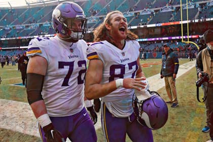 Vikings TE Gets