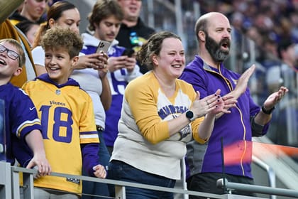 Vikings Fans Giggle at Bears' Interview Choice