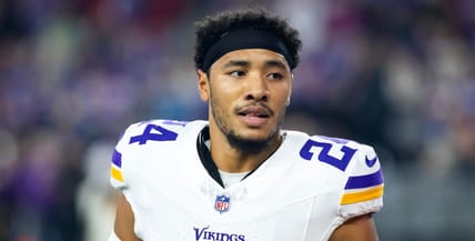 Camryn Bynum prepares for a play during Vikings vs. Rams wild card game.