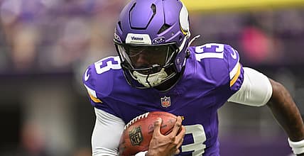 Tai Felton warms up before the Vikings’ preseason game against the Texans at U.S. Bank Stadium.