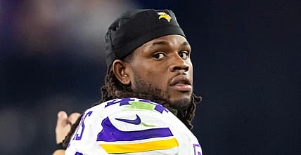 Josh Metellus lines up on defense during the Vikings’ NFC wild card game against the Rams.