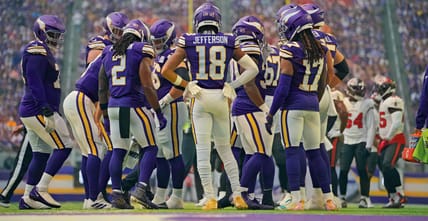Justin Jefferson stands in Vikings huddle vs. Buccaneers.