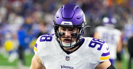 Bo Richter lines up against the Rams during the Vikings’ NFC wild-card game at State Farm Stadium.