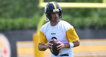 Aaron Rodgers, heavily linked to the Vikings in the 2025 offseason, at minicamp.