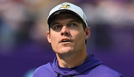 Kevin O’Connell reacts to an official’s call against the Lions at U.S. Bank Stadium.