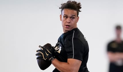 Vanderbilt TE Eli Stowers at practice in 2025