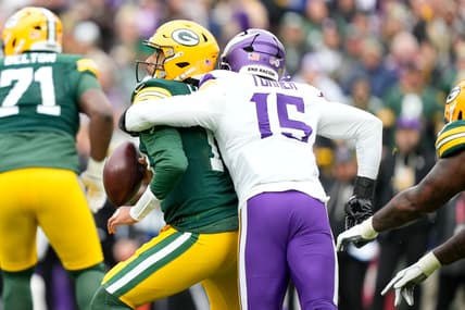 Vikings OLB Dallas Turner smacks Packers QB Jordan Love in 2025