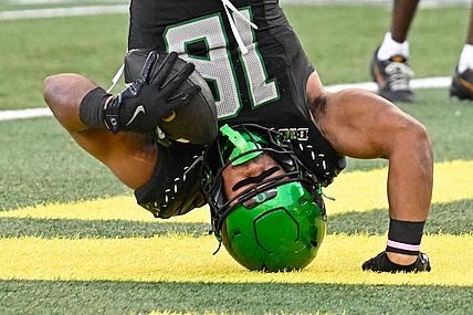 NCAA Football: Southern California at Oregon