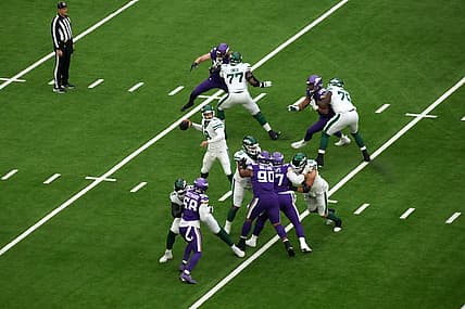 Jets QB Aaron Rodgers in 2024 aganst the Vikings