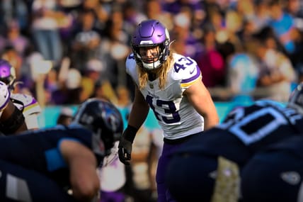 Andrew Van Ginkel studies backfield during Vikings game against Titans.