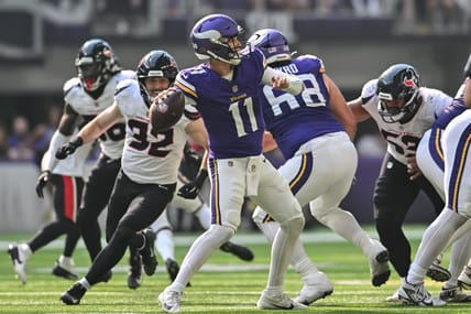 Brett Rypien throws pass for Vikings during preseason game vs. Texans.