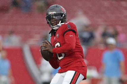 Teddy Bridgewater warms up before the Buccaneers’ 2025 preseason game vs. Titans.