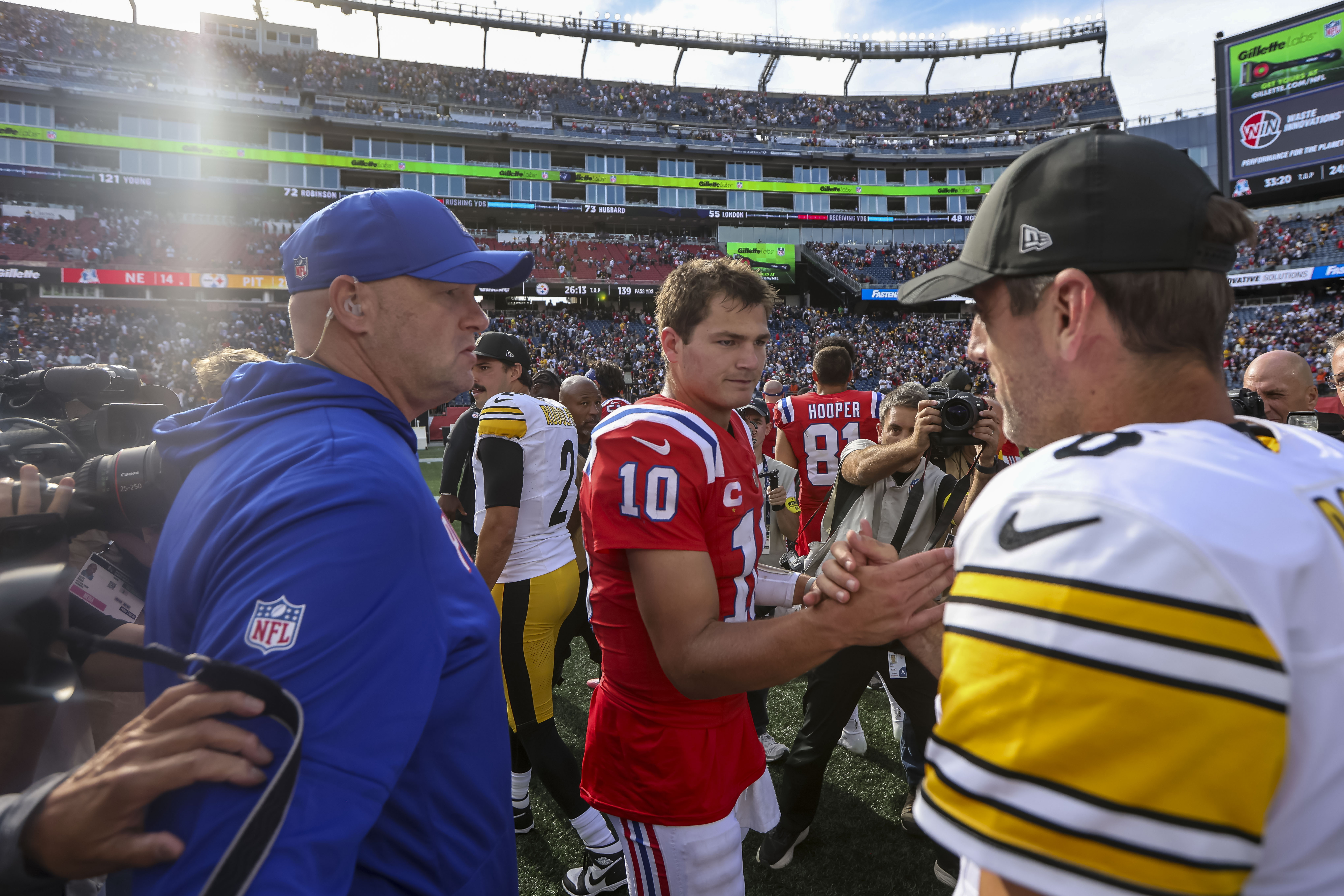 Drake Maye and Aaron Rodgers in 2025 playing against each other.