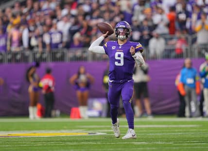 J.J. McCarthy throws a pass during the Vikings' game against the Chicago Bears at U.S. Bank Stadium.