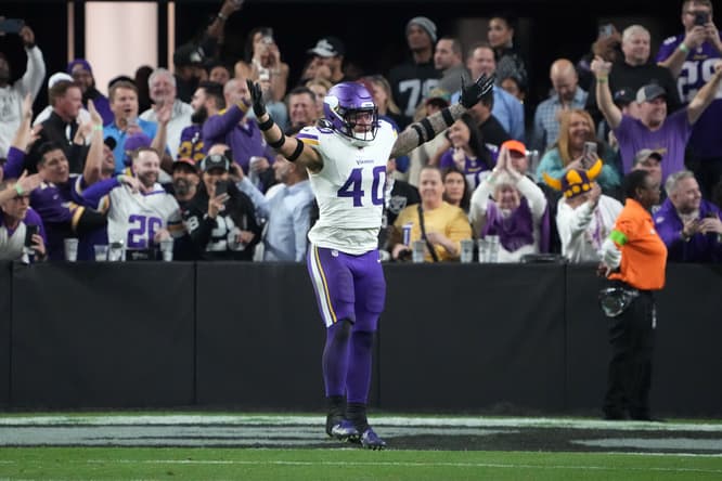 2 Vikings Snatch