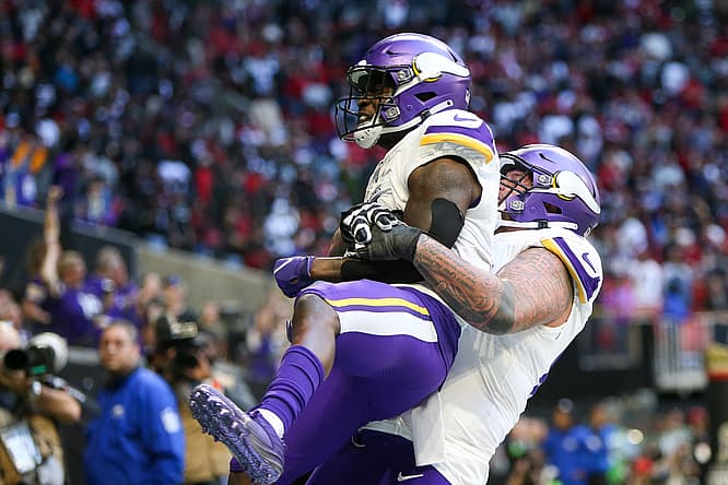 Vikings Re-Sign Tush Push Specialist