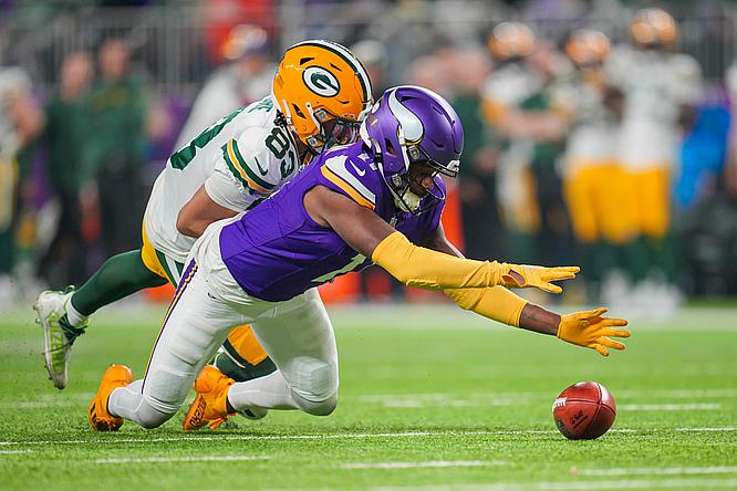 NFL: Green Bay Packers at Minnesota Vikings