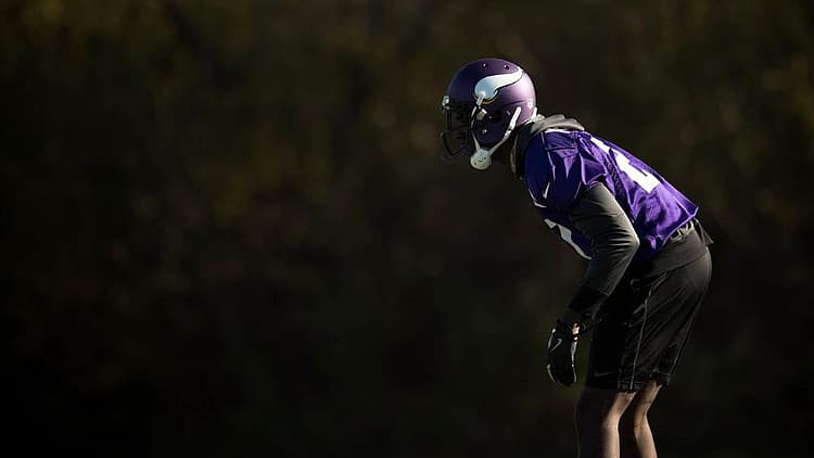 Two Cornerbacks Out as Vikings Take on Redskins